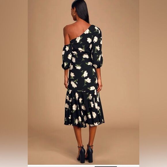 Lulus Florally in Love Black Floral Print Asymmetrical Midi
Dress - Picture 4 of 5